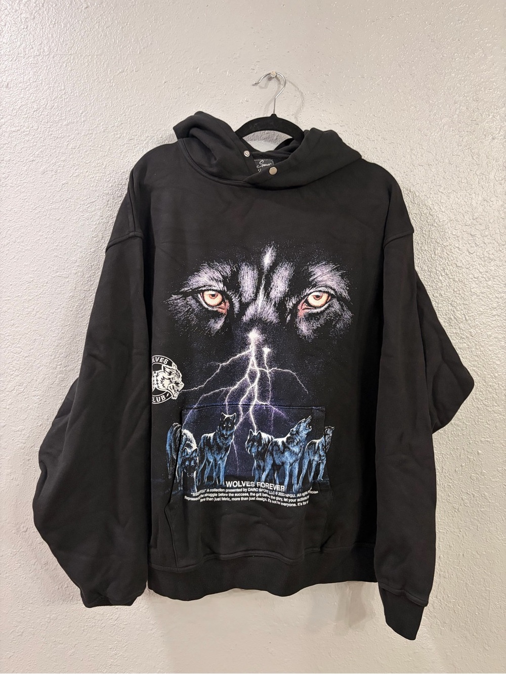 DarcSport Men's Black Graphic Wolf Hoodie Sweater